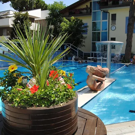 Hotel Flora 3*