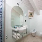 Flora Hotel 3*