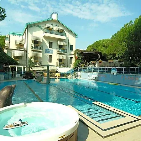 Hotel Flora 3*