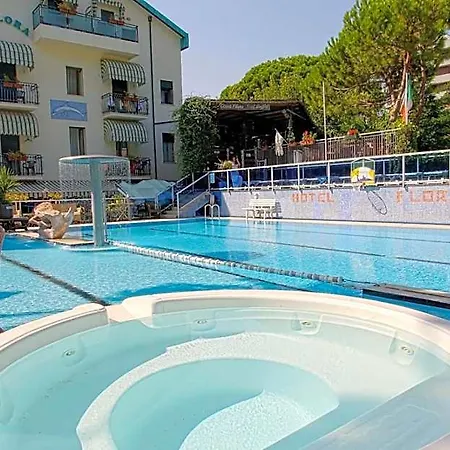 Flora Hotel 3*