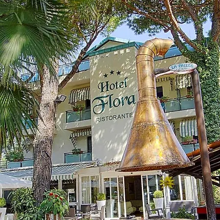 מלון Flora