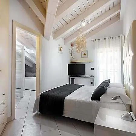 Hotel Flora 3*