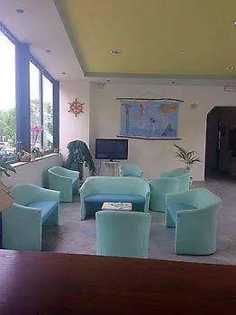 Flora Hotel 3*