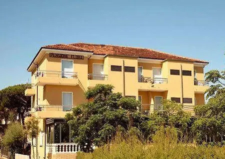 Flora Hotel