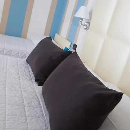 Flora Hotell 3*