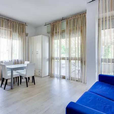 Hotel Flora 3*