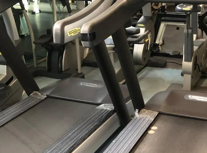 فندق Flora ميلانو ماريتيما